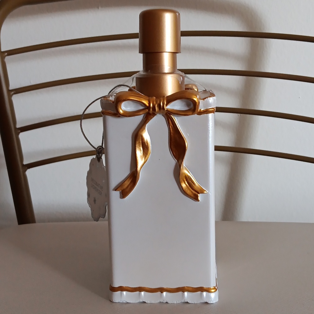 New!Viral Bow Soap Dispenser - Picture 2 of 4
